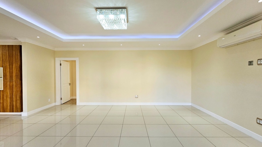 5 Bedroom Property for Sale in Kiepersol Free State